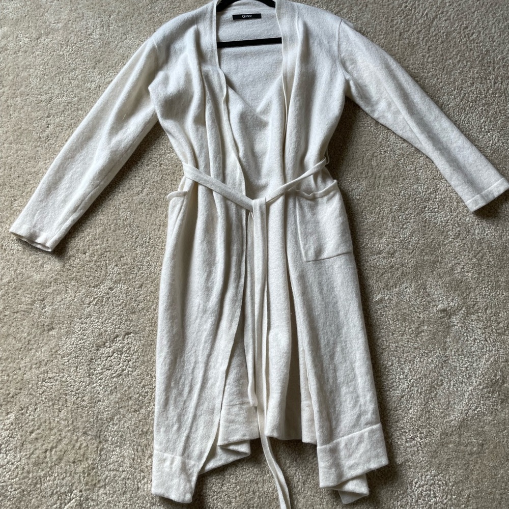 White 100% cashmere cardigan or house robe